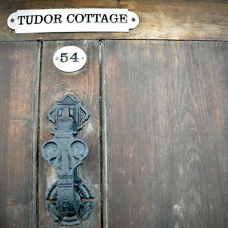 Tudor Cottage 桑德维奇 外观 照片